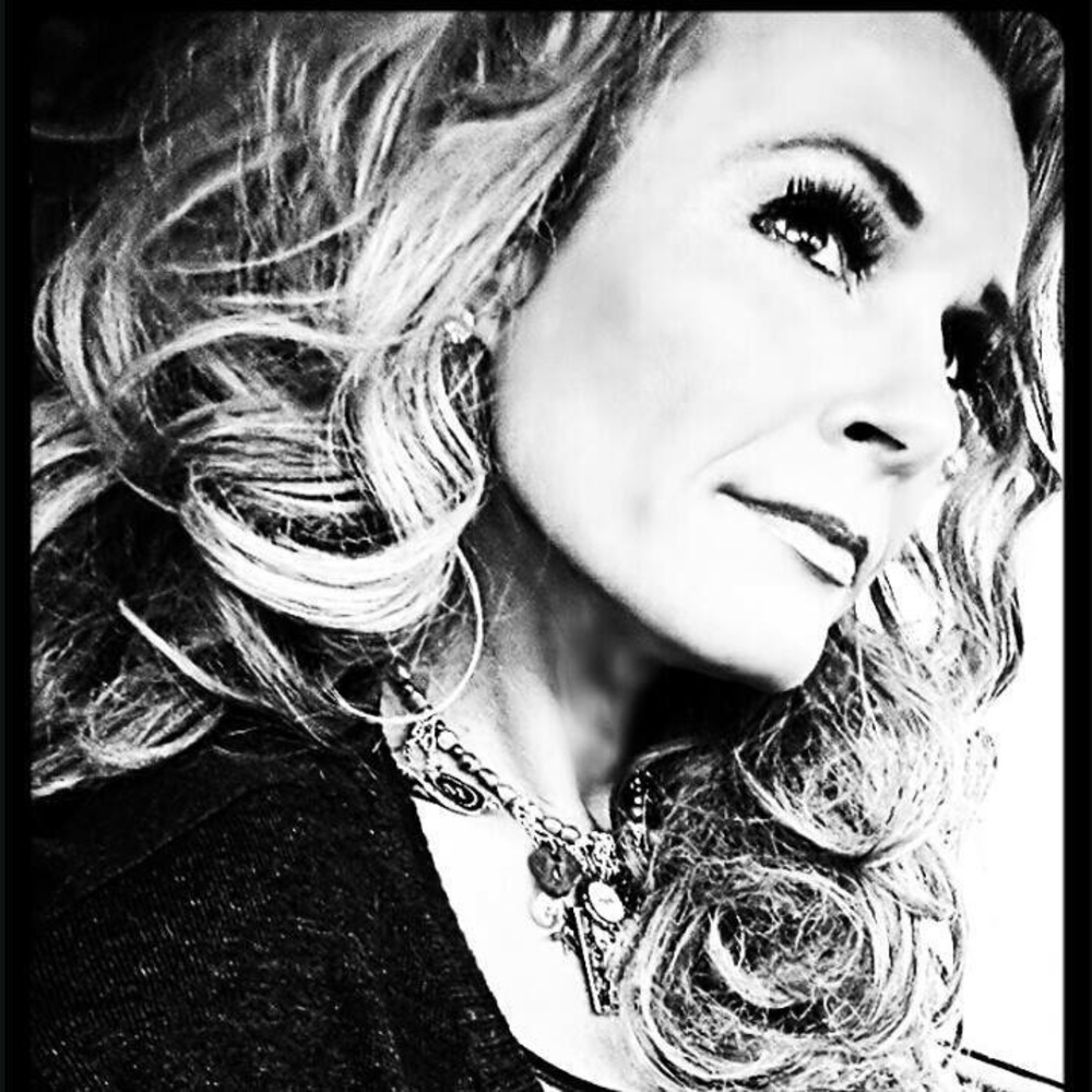 Meet your Posher, Monica